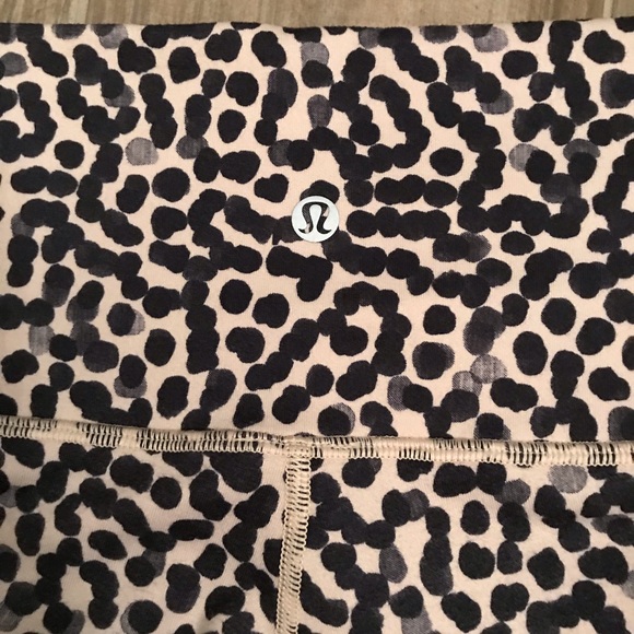 Lululemon leopard print high waist leggings - Picture 11 of 13